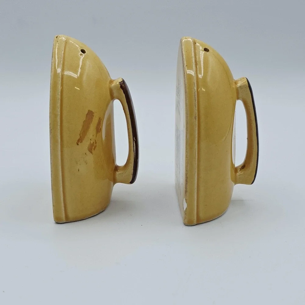 Vintage Hot‎ Springs Arkansas Bath House Row Salt & Pepper Shakers Japan Ceramic
